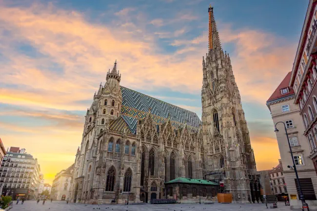 Stephansplatz-Platz bei Sonnenaufgang, Wien, Österreich