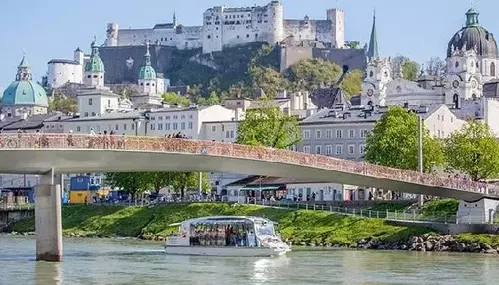 Veranstaltungsbild von Klassische Stadtrundfahrt mit dem Schiff & Best of Mozart Konzert auf der Festung Salzburg