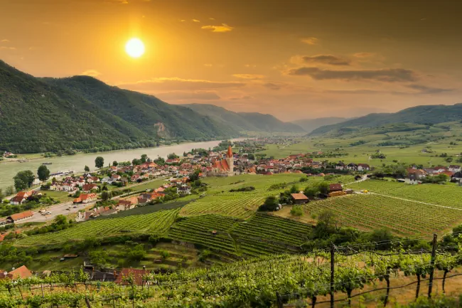 Stadt Weißenkirchen in der Wachau. Klicke hier um auf die Seite Veranstaltungen in Krems an der Donau zu wechseln