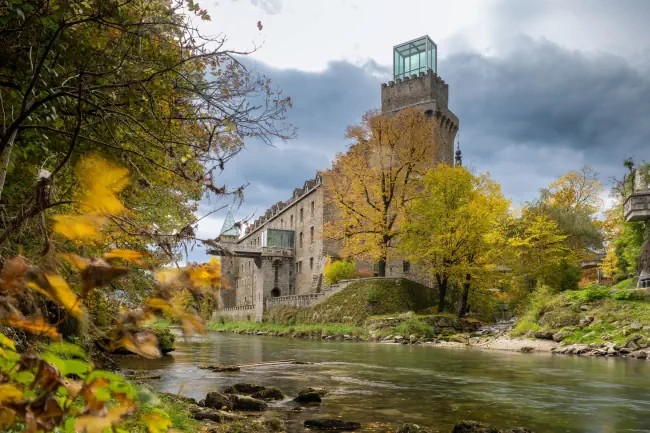 Rothschild Schloss in Waidhofen an der Ybbs an einem wunderschönen Herbsttag. Klicke hier um auf die Seite Veranstaltungen in Waidhofen an der Ybbs zu wechseln